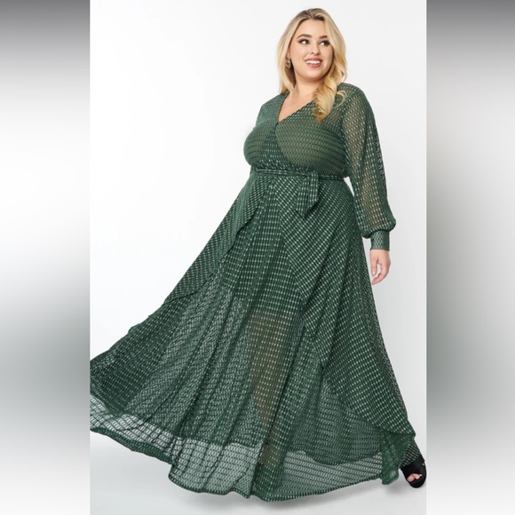 Unique Vintage Dresses & Skirts - NWT Unique Vintage Farrah maxi dress sz 4X/22-24 emerald sparkle plaid ✨